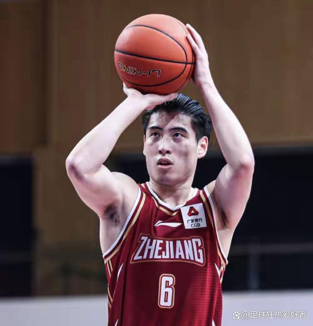 英雄联盟-今晚体能课后，浙江队手感冰凉备战欧超杯，气氛紧张，资深球员宣示担当的简单介绍